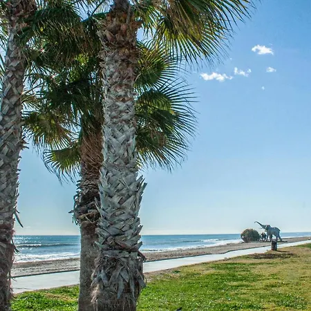 2 Bedroom Gorgeous In Oropesa Apartment *
